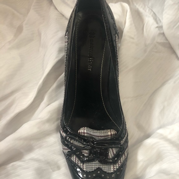 Naturalizer Pumps - Picture 2 of 2